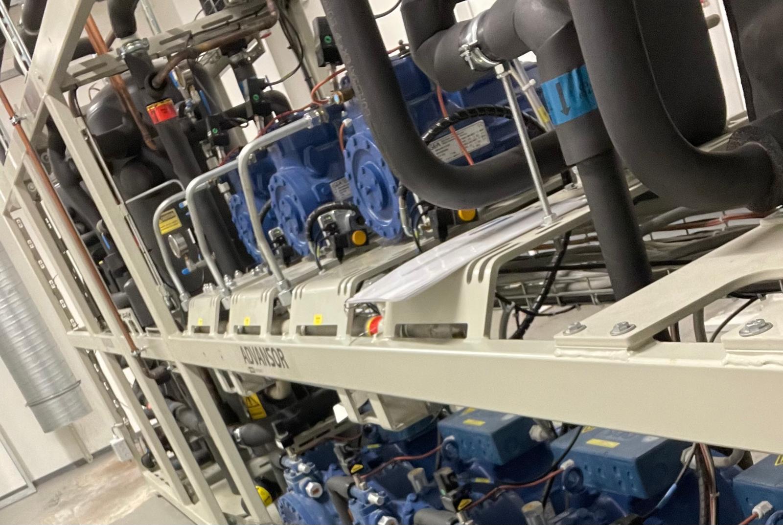 Kältetechnik-Anlage im Technikraum